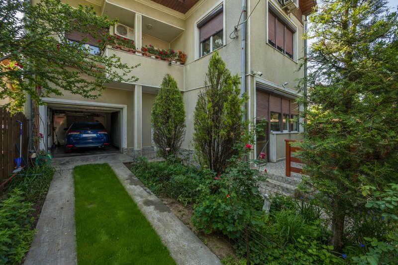 Rahova, str. Muntii Carpati, P+1+M, 5 camere, teren 280 mp, comision 0%