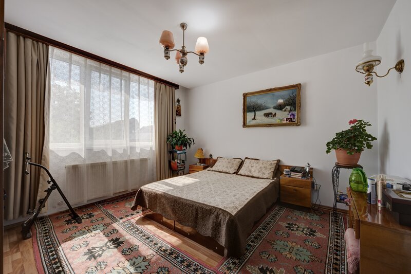 Rahova, str. Muntii Carpati, P+1+M, 5 camere, teren 280 mp, comision 0%