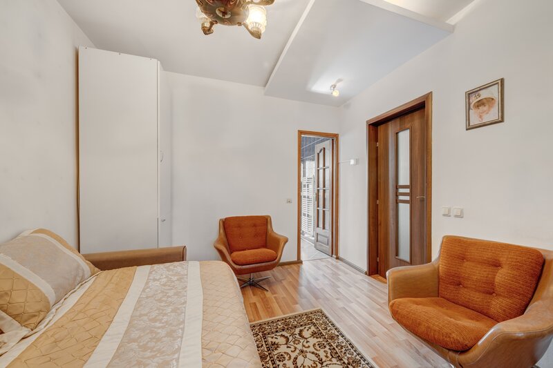 Rahova, str. Muntii Carpati, P+1+M, 5 camere, teren 280 mp, comision 0%