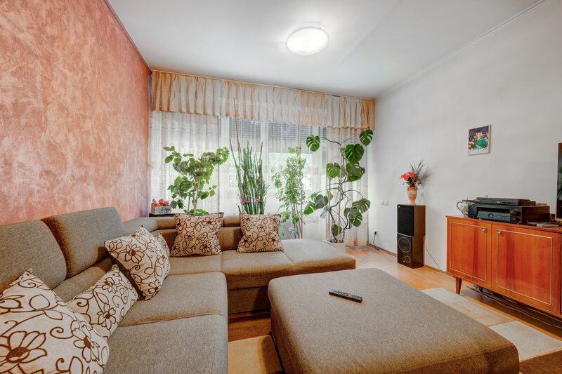 Rahova, str. Muntii Carpati, P+1+M, 5 camere, teren 280 mp, comision 0%