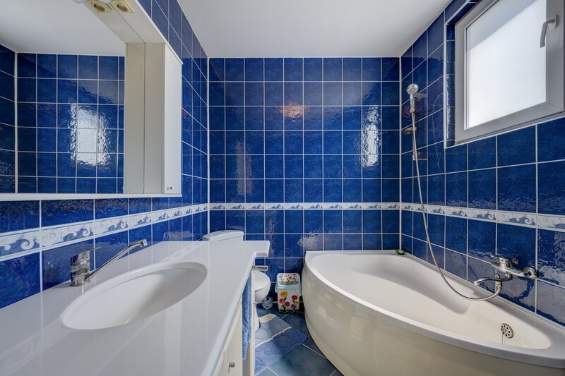 Rahova, str. Muntii Carpati, P+1+M, 5 camere, teren 280 mp, comision 0%