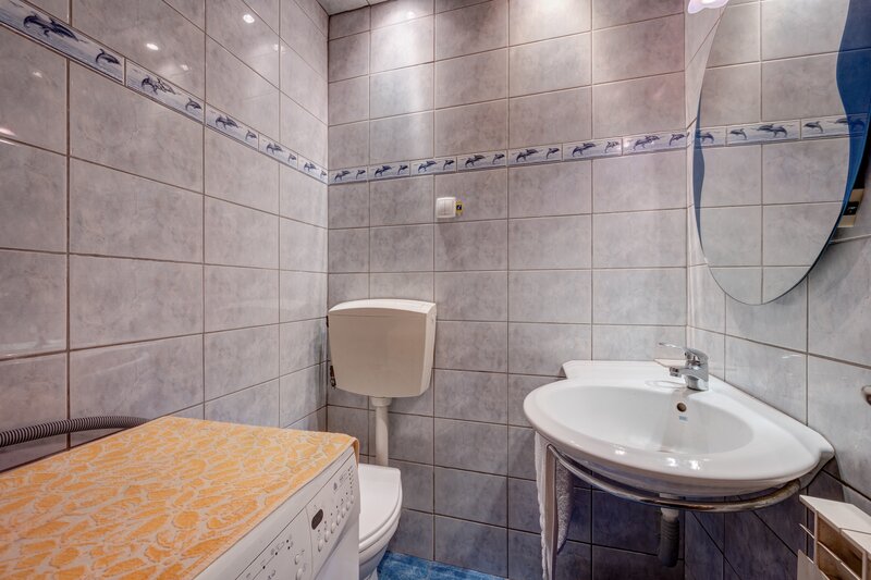 Rahova, str. Muntii Carpati, P+1+M, 5 camere, teren 280 mp, comision 0%